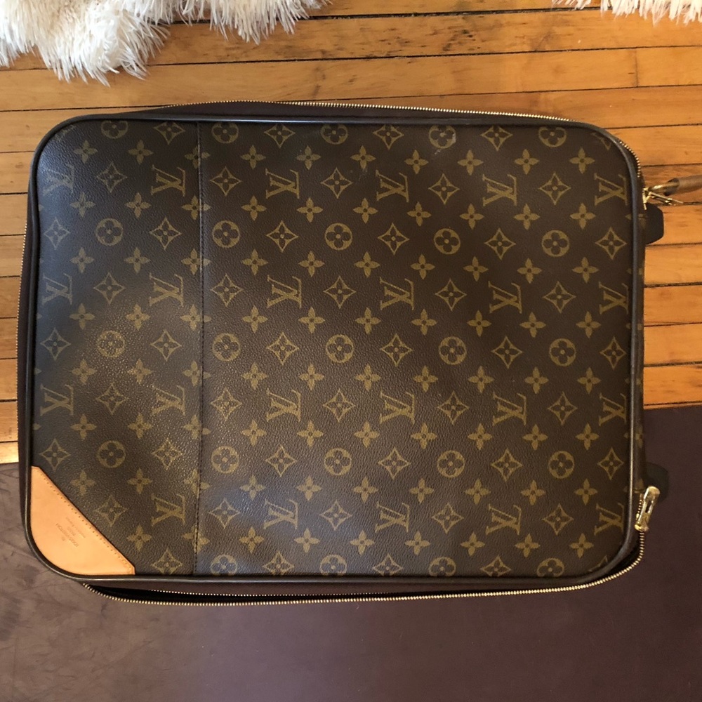Louis Vuitton Légère Pegase Luggage Monogram 45